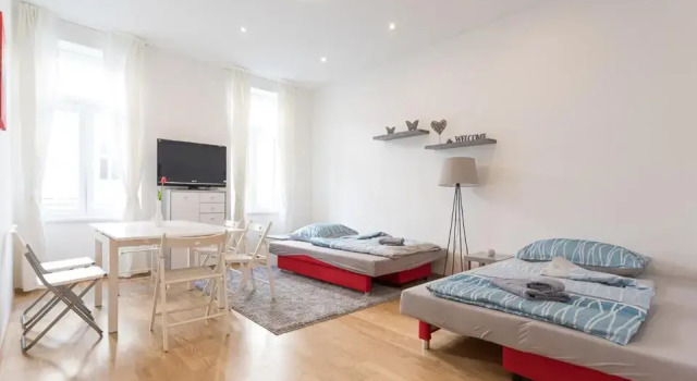 Bright Red Heart Apartment in Leopoldstadt, Rezerwuj Apartament Hotele w Wiedeń z parkingiem, Parking
