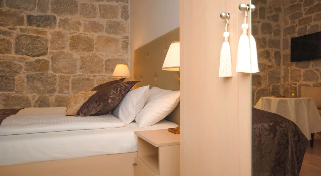 Lanterna Rooms, Prenota Affittacamere Hotel a Croatian Islands con parcheggio, Parcheggio