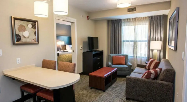 Номер Standard Staybridge Suites Albany Wolf Rd-Colonie Center by IHG