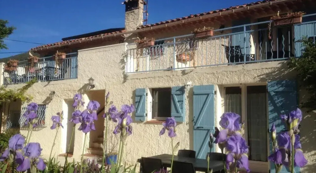 B&B with charm, quiet, kitchen, sw pool, Забронировать Отель «постель и завтрак» Грас Route Napoléon