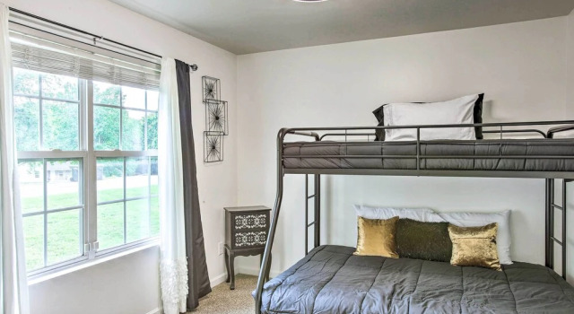 Коттедж Charming Springfield Escape w/ Furnished Deck