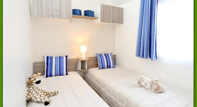 Bungalow With 3 Bedrooms in La Tremblade, With Shared Pool and Furnished Terrace - 2 km From the Beach, Rezerwuj Hotel Hotele w Charente-Maritime z basenem, Basen