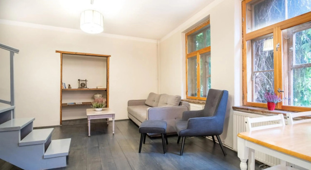 Dream Stay - Bright 2-Bedroom 2-Floor Old Town Apartment