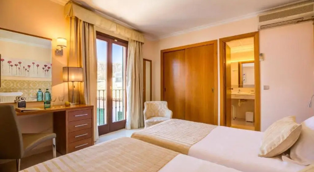 Двухместный номер Standard Hotel Miramar