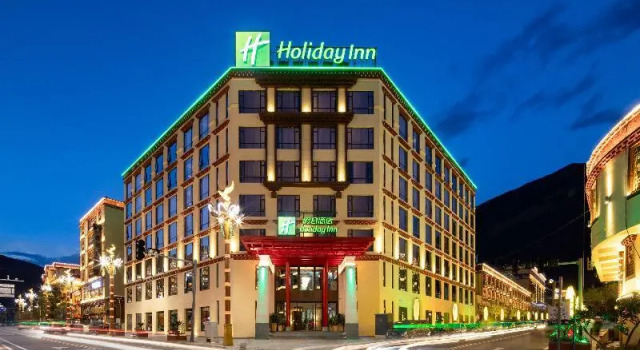 Holiday Inn Batang, Book Ferieresort Hoteller i Batang med pool, Swimmingpool