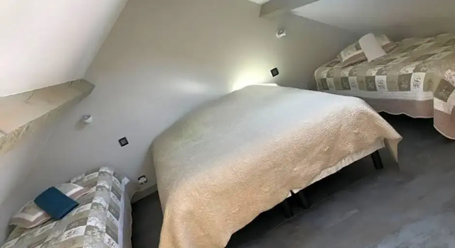 Maébrilu Camargue Provence, Varaa Hotelli Hotellit Camargue uima-altaalla, Uima-allas