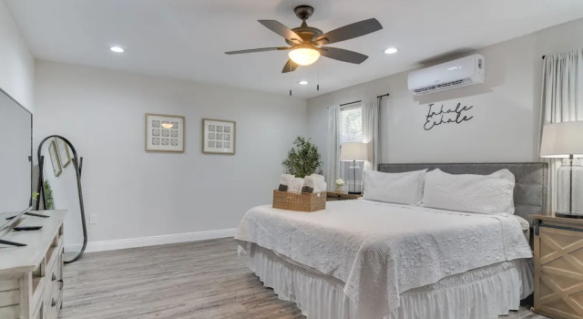 Апартаменты Tampa Apartment w/ Shared Backyard & Fire Pit!