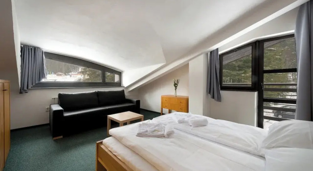 Четырёхместный семейный номер Standard Hotel Bohemia