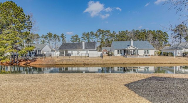 Коттедж Pool Access & Pond Views: Longs Home Near Golf!