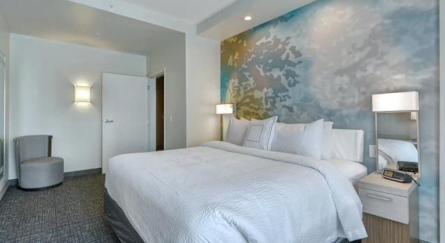 Двухместный люкс с 2 комнатами Courtyard by Marriott Deptford