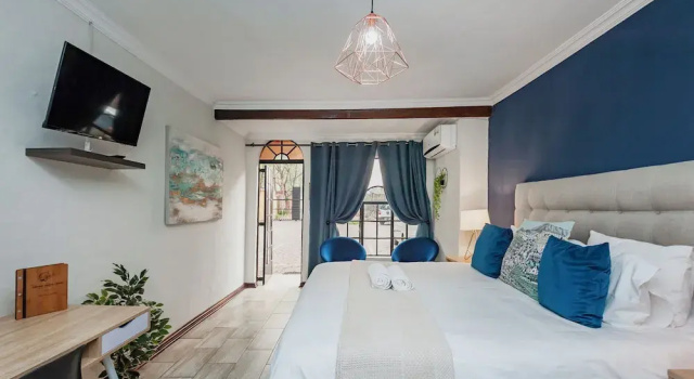 Номер Executive Airport Tower Lodge