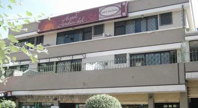 Hotel Jardin de Quito, Забронировать Отель La Floresta Кито, рядом с Del Arbolito Park