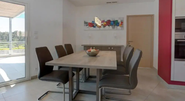 Luxury Villa With Private Pool in Cesseras