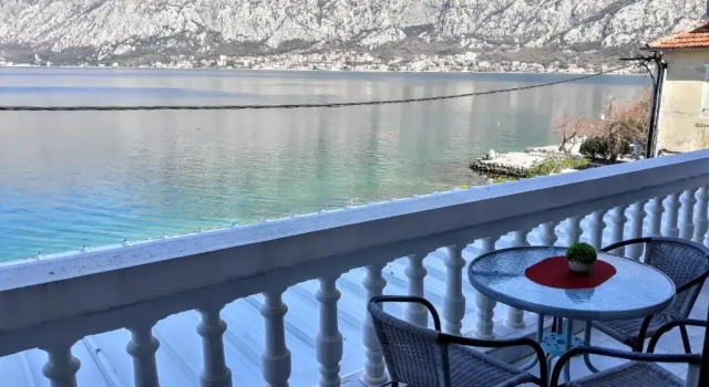 Студия с балконом и с видом на море Apartments Popovic