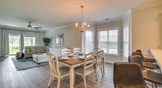 3 Mi to Ocean: Modern Myrtle Beach Vacation Rental, Забронировать Апартаменты/квартира Отели Миртл-Бич с парковкой, рядом с PineHills Palmetto at Myrtlewood Golf Club, Парковка