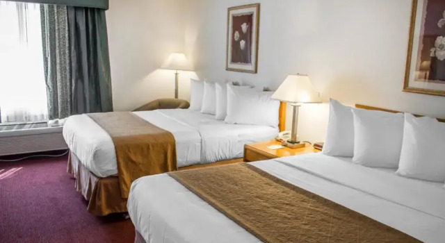 Четырёхместный номер Standard Quality Inn & Suites Longview Kelso