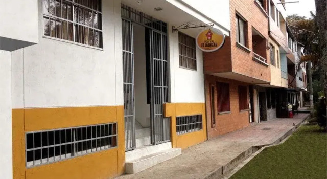 Hostal El Hangar 65, Prenota Hotel Medellín Antioquia