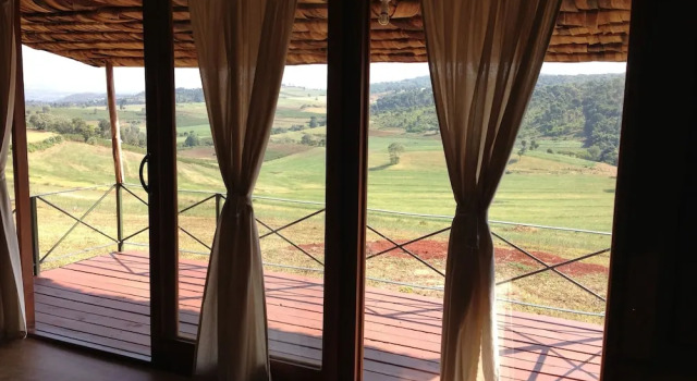 Standard Doppel Zimmer mit Balkon Karatu Simba Lodge