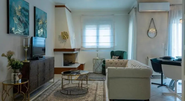 Christine's Golden Suite at Ioannina's Center