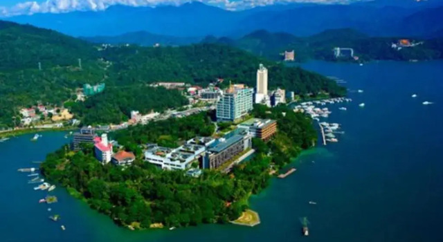 Четырёхместный номер Standard Tanxiang Resort Hotel Sun Moon Lake Harbour - Sun Moon Lake Pier