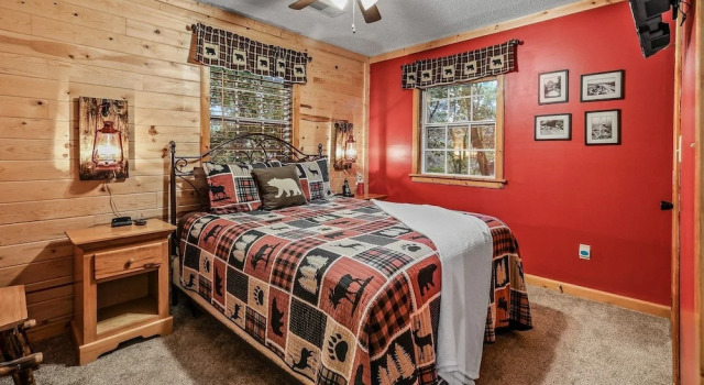 Amazing Dreams 2 Bedroom Cabin by RedAwning