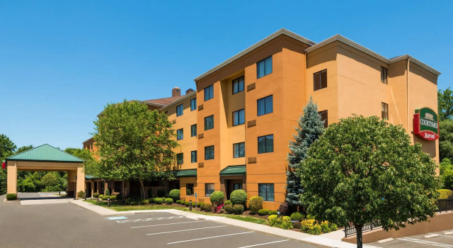 Courtyard by Marriott Danbury, Rezerwuj Hotel Hotele w New England z basenem, Basen