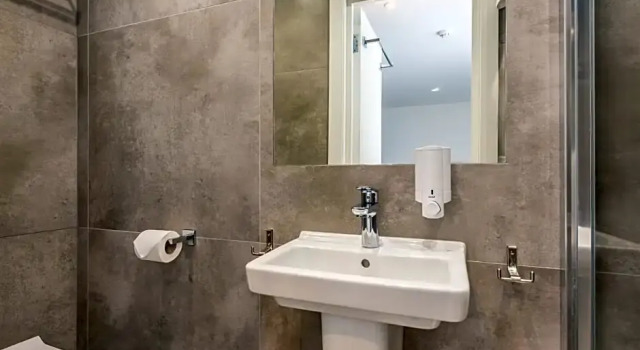 Номер Standard Queens Drive Hotel