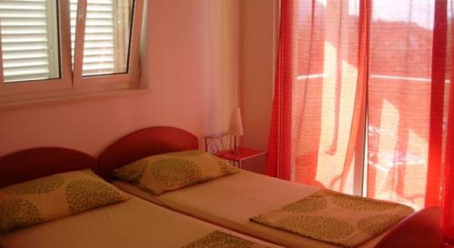 Apartments Tasha, Забронировать Апартаменты/квартира Хвар Остров Хвар, рядом с Частный Пляж «Си Ю Румс»