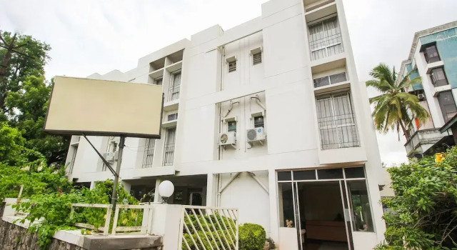 OYO 15198 Hotel Ranjeet