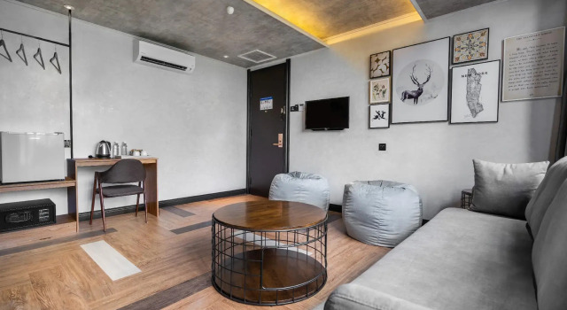 Люкс A&R Urban Hotel