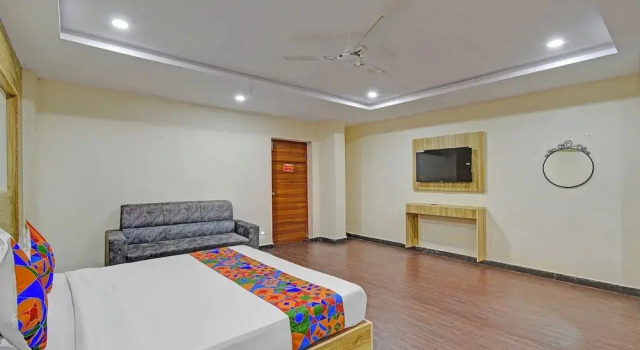 Fabhotel Cube
