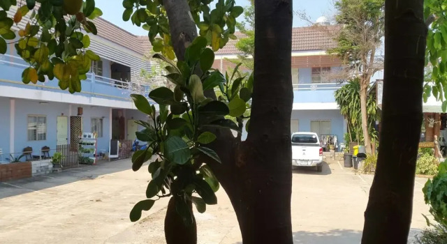 At Puangpetch Mukdahan, Varaa Hotelli Hotellit North-Eastern Thailand pysäköinnillä, Pysäköinti