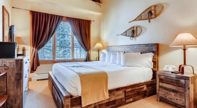 Beautiful 2 Bedroom Mountain Condo In River Run Village With Hot Tub Access And Walking Distance To The Gondola, Забронировать Апартаменты/квартира Отели Кистон с бассейном, Бассейн