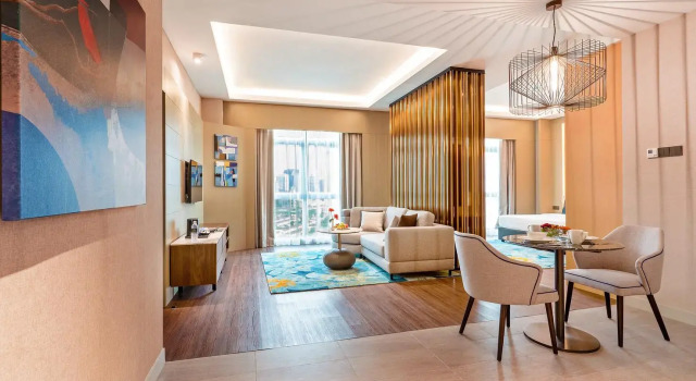 Люкс M World Hotel