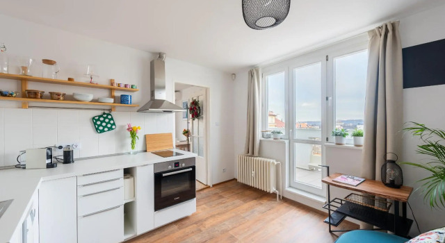 BRIGHT CHARMING Apt with TERRACE, PARKING & AirCo., Rezervovat Hotel Hotely v Praha s parkováním, poblíž National Memorial on the Vítkov Hill, Parkování