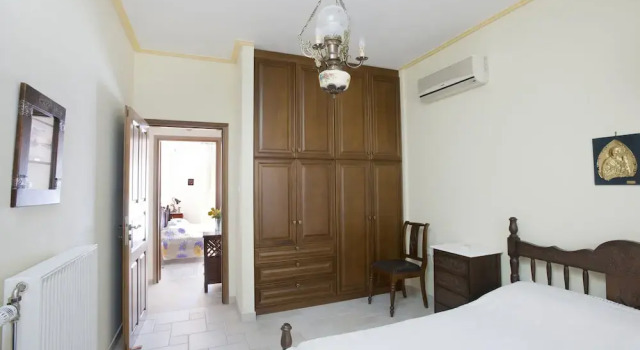 Spacious villa at Ilia Edipsou