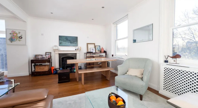 Апартаменты Bright Belgravia Home by Underthedoormat