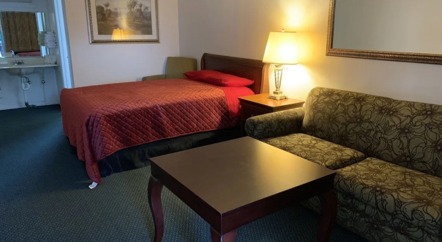 Номер Standard Motel 8 Lake City