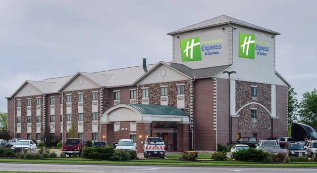 Кровать в общем номере Holiday Inn Express & Suites - Olathe South by IHG