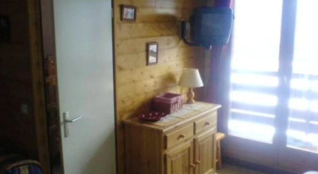 Apartment With 2 Bedrooms in La Plagne, With Wonderful Mountain View and Furnished Terrace, Prenota Appartamento Hotel a Rodano-Alpi con parcheggio, Parcheggio
