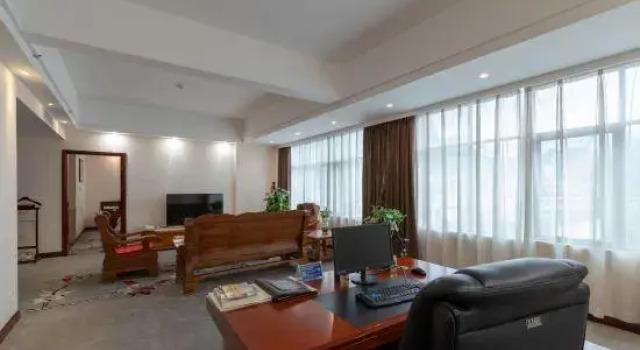 Dongsheng International Hotel, Book Hotel Hoteller i Hechi med parkering, Parkering