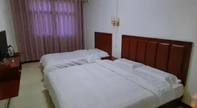 Huayin Jiayi Hotel, Buchen Sie Hotel Huayin Shaanxi