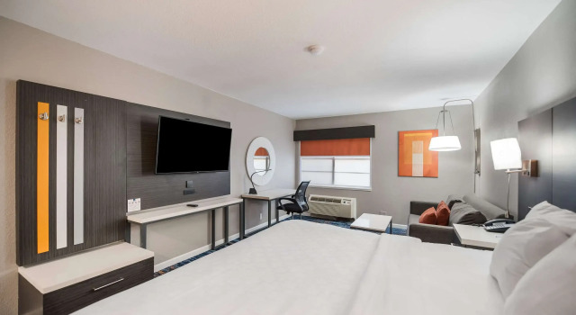Clarion Pointe Marshall, Book Hotel Marshall Texas