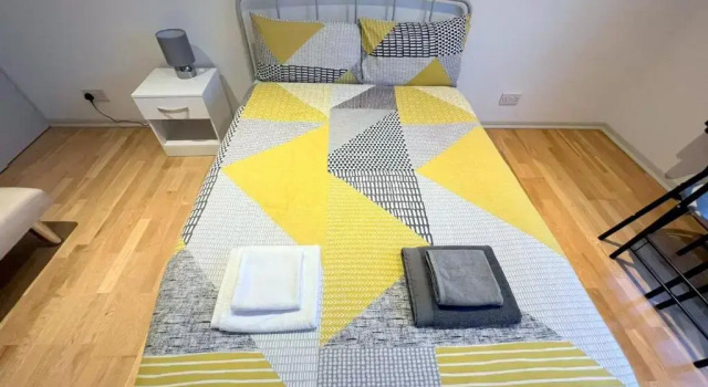 Large Triple Studio in South London - Sutton, Забронировать Отель Отели Англии 3 звезды, 3*