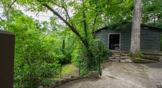 Коттедж Spacious 4BR w Fireplace Ping Pong Free Tix