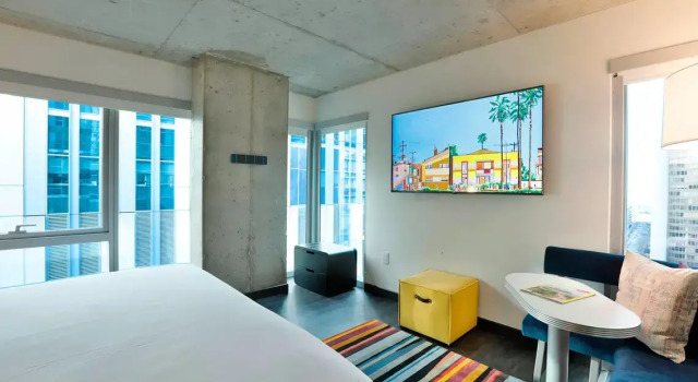 Двухместный номер Standard с видом на город Aloft by Marriott Chicago Mag Mile