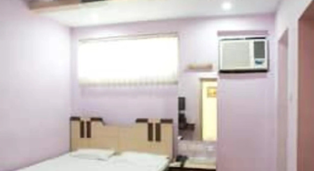 Live In Service Apartment, Забронировать Апартаменты/квартира Отели Калькутты с парковкой, рядом с Rabindra Sarobar, Парковка