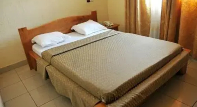 First International Inn Newtown, Book Hotel Hoteller i Fako med parkering, Parkering