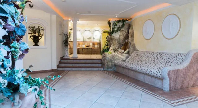 Hotel Riedl, Book Hotel Hotels in Kaiserwinkl with a Pool, Swimming Pool