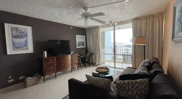 2BR Condo at Isla Verde Beach, Rezerwuj Hotel Isla Verde 